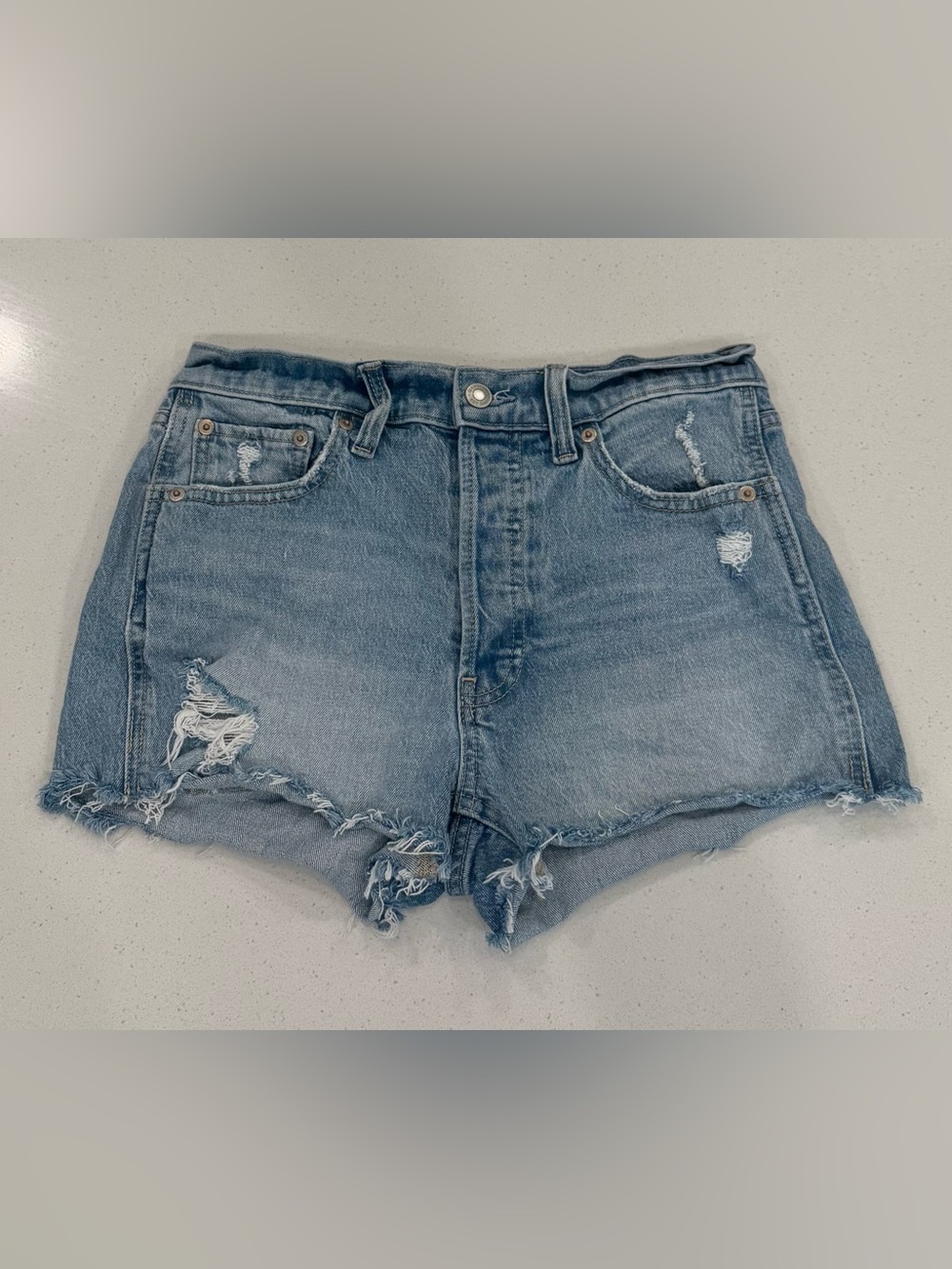 GAP Distressed Denim Shorts Size 27 Light Wash Frayed Raw Hem Summer